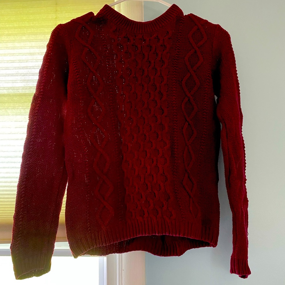 Maroon sweater, cable knit